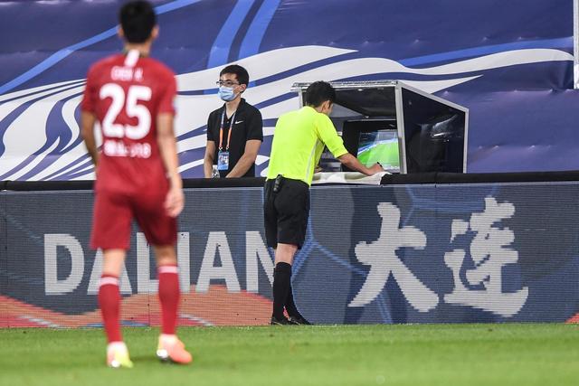 冲西甲榜首都不好惹?赔率示马竞巴萨或战成1-1